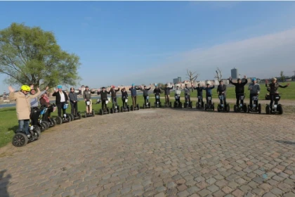 Düsseldorf: Rheintour mit dem Segway (max. 120 Min) - Exploregion