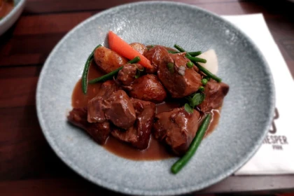 Gourmet-Reise mit dem authentischen Dinner Hopping Bus - Exploregion