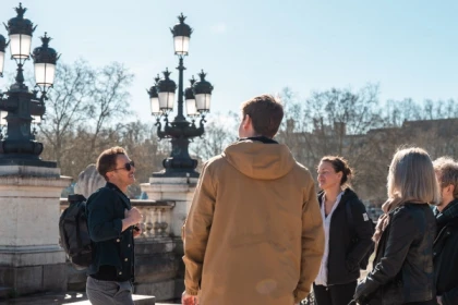 Visite Guidée Gourmande : Histoire, Douceurs & Vin - app.name