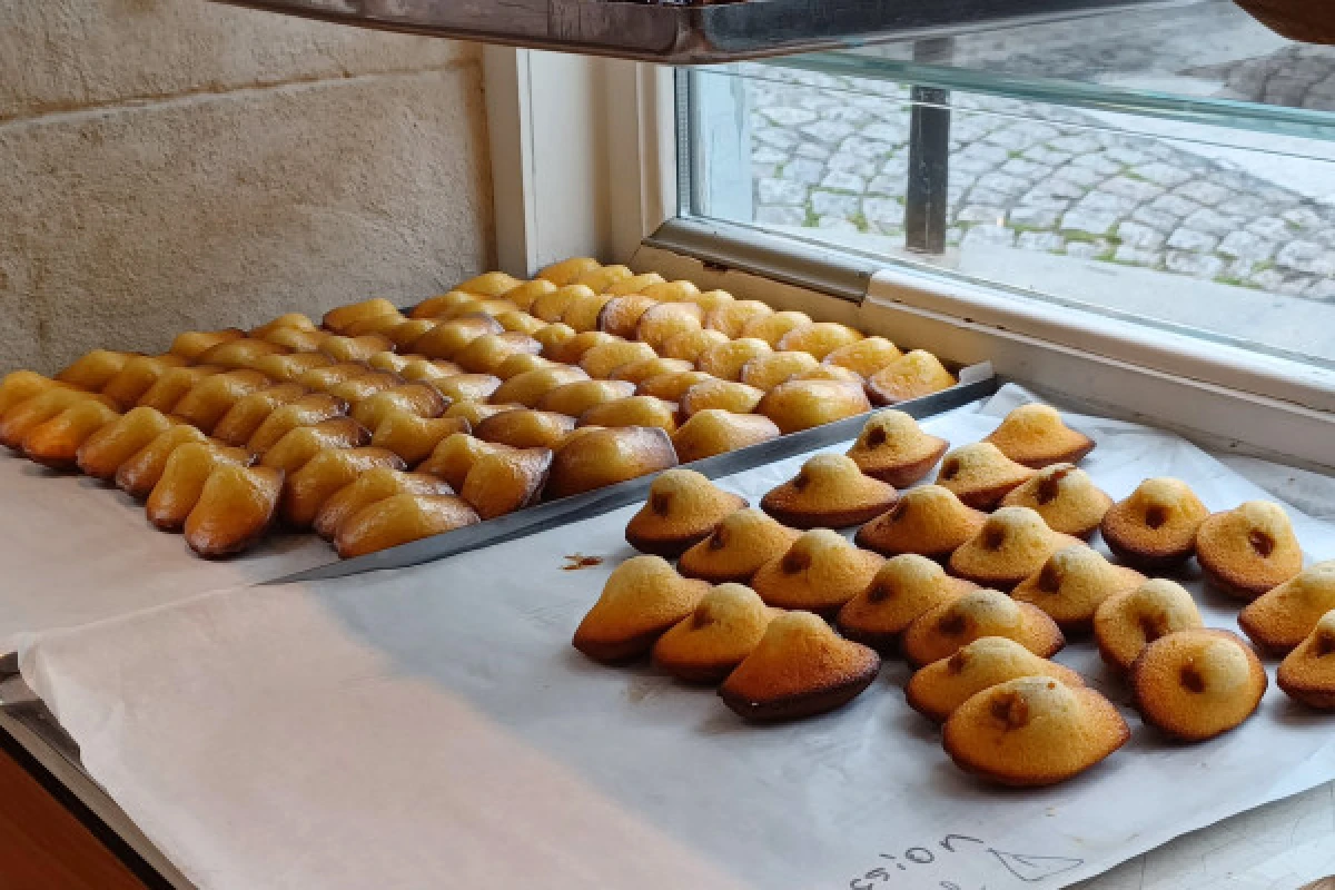 Food Tour in Paris - Montmartre District - Exploregion