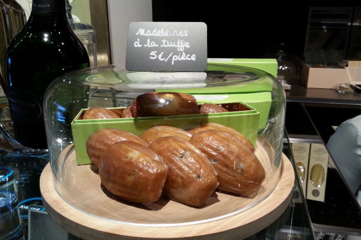 Food Tour in Paris - Madeleine Church Opera District - Exploregion