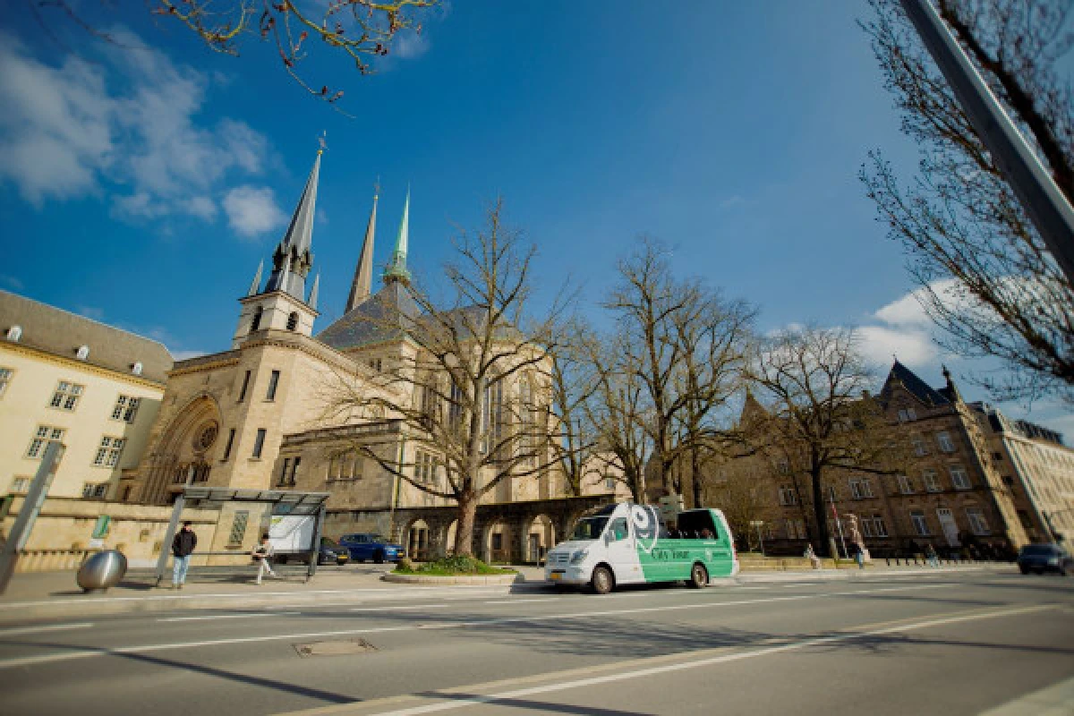 City Tour HOP ON HOP OFF (LUGA 2025) - Exploregion