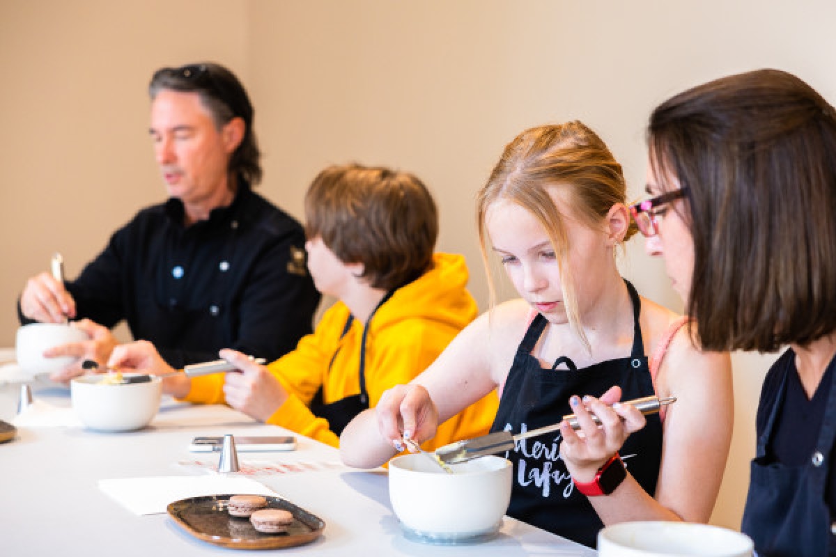 French macaron bakery class - Family Experience - Exploregion