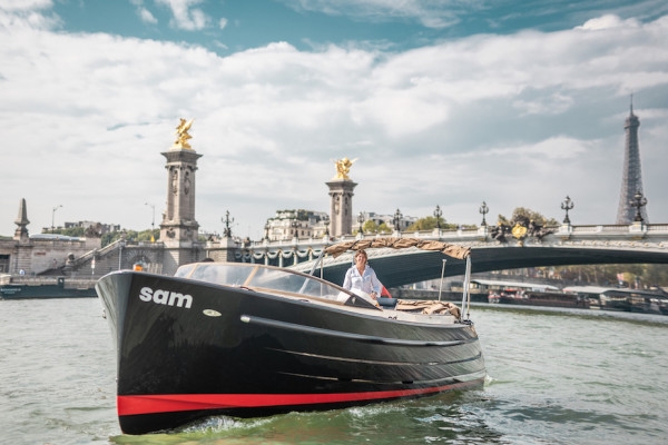 Private cruise with champagne from Louvre Museum OTA - Exploregion