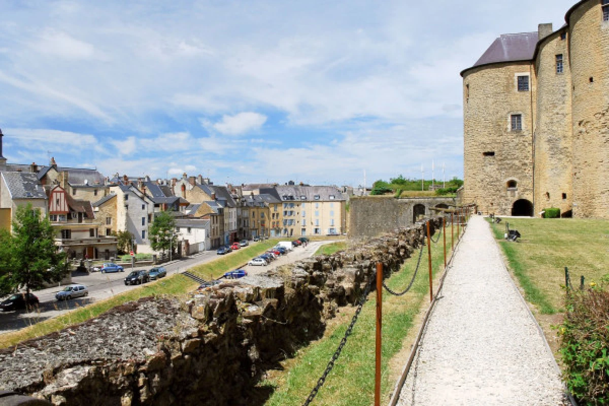 DIGITAL TREASURE HUNT IN SEDAN (BY FOOT) - Exploregion DIGITAL TREASURE HUNT IN SEDAN (BY FOOT) - Exploregion