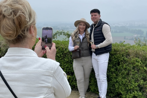 Sparkling Escape: Scenic Views & Champagne Tastings-1h30 - Exploregion