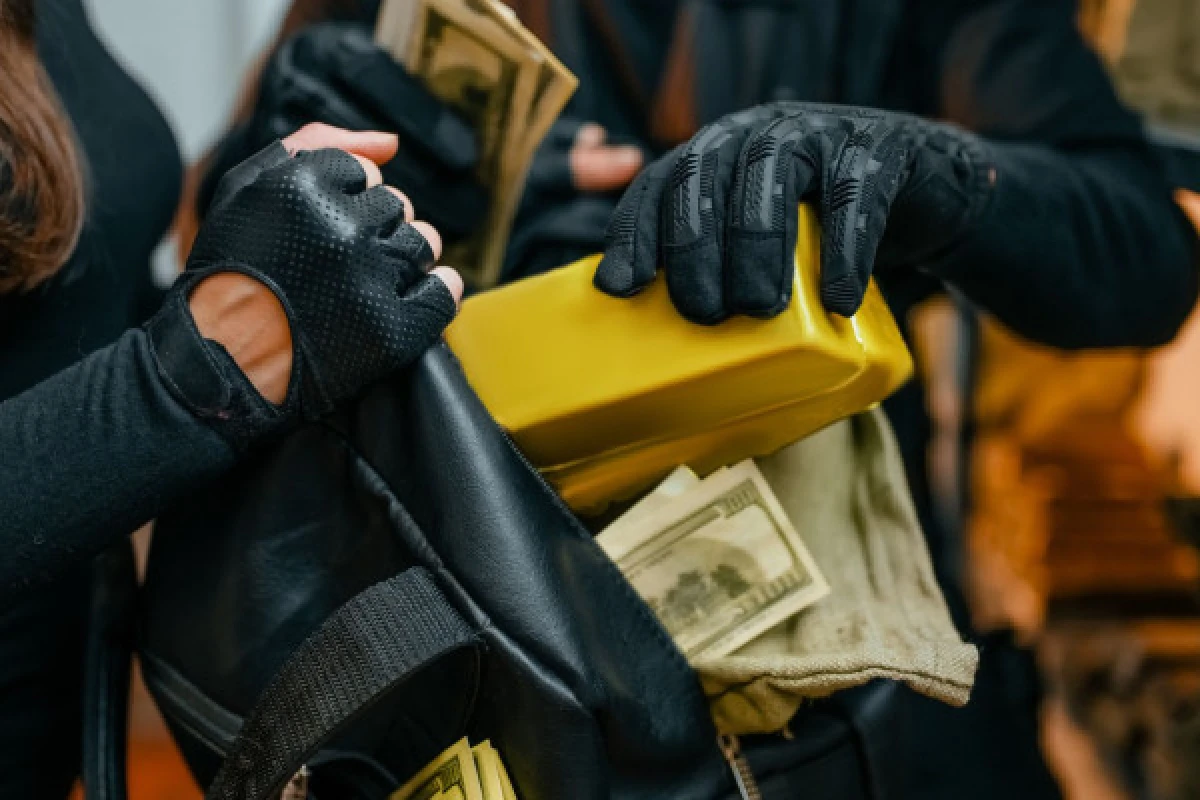 ESCAPE GAME IN THE CITY HEIST AMSTERDAM - Exploregion ESCAPE GAME IN THE CITY HEIST AMSTERDAM - Exploregion