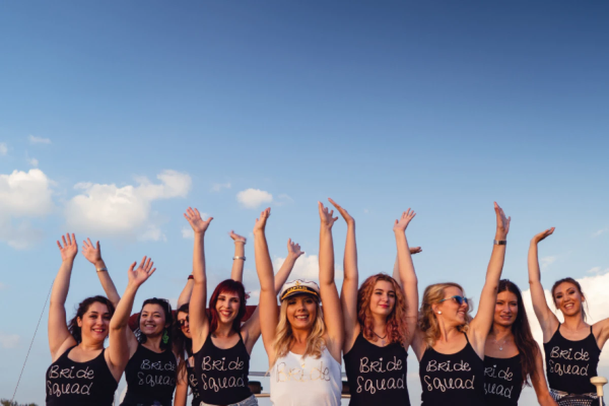 HEN PARTY CITY CHALLENGE BRUGES - Exploregion HEN PARTY CITY CHALLENGE BRUGES - Exploregion