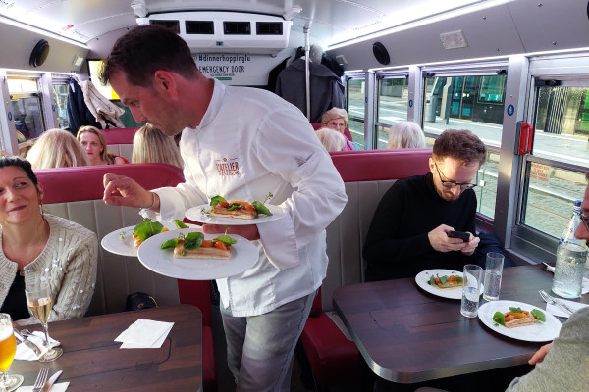 Gourmet-Tour: Ein besonderes Erlebnis in einem Amerikanischen Bus - Exploregion