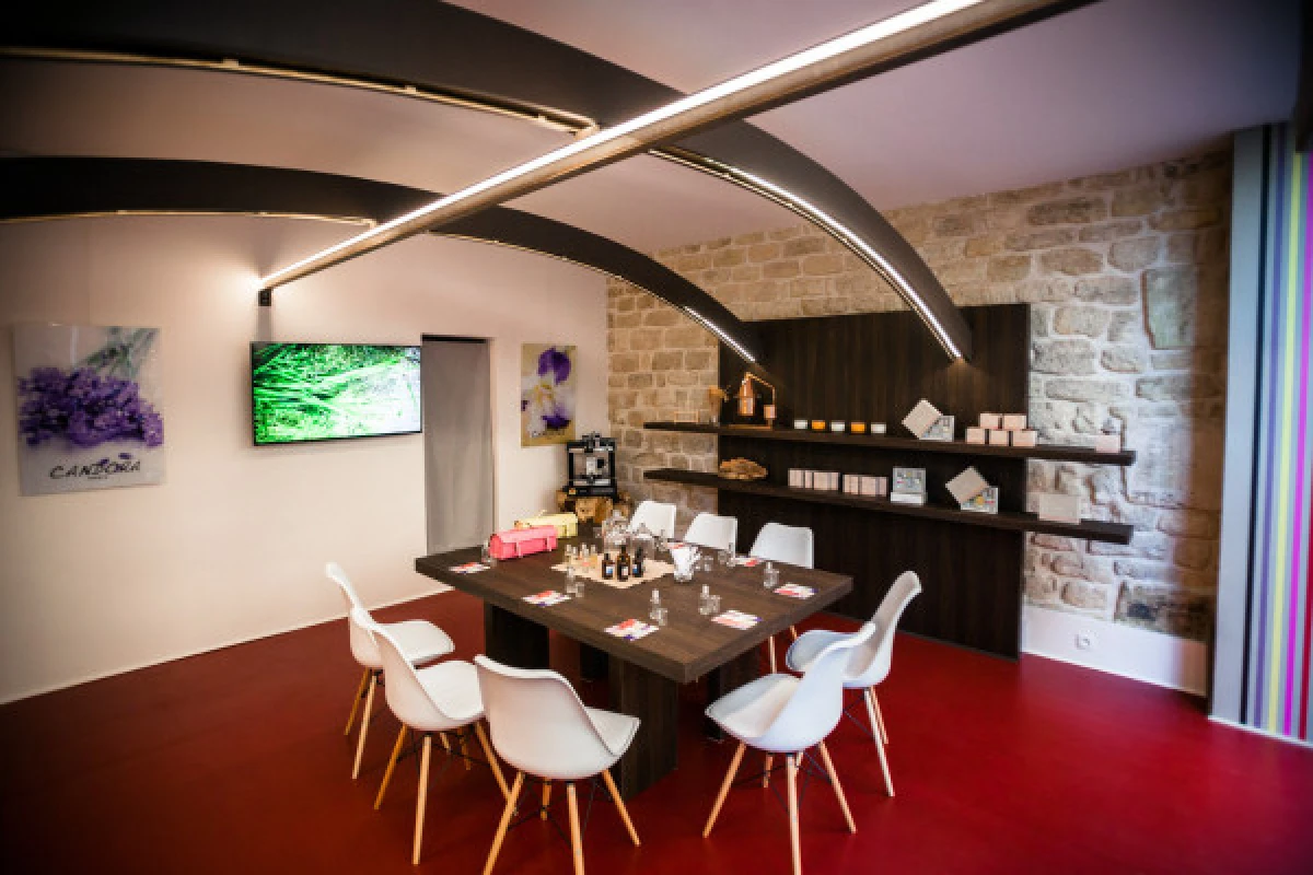 Perfume creation workshop - Exploregion