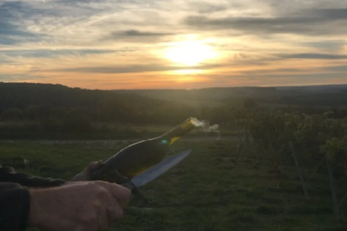 La Sunset VIP  / A walk, a sunset and champagne service - Exploregion