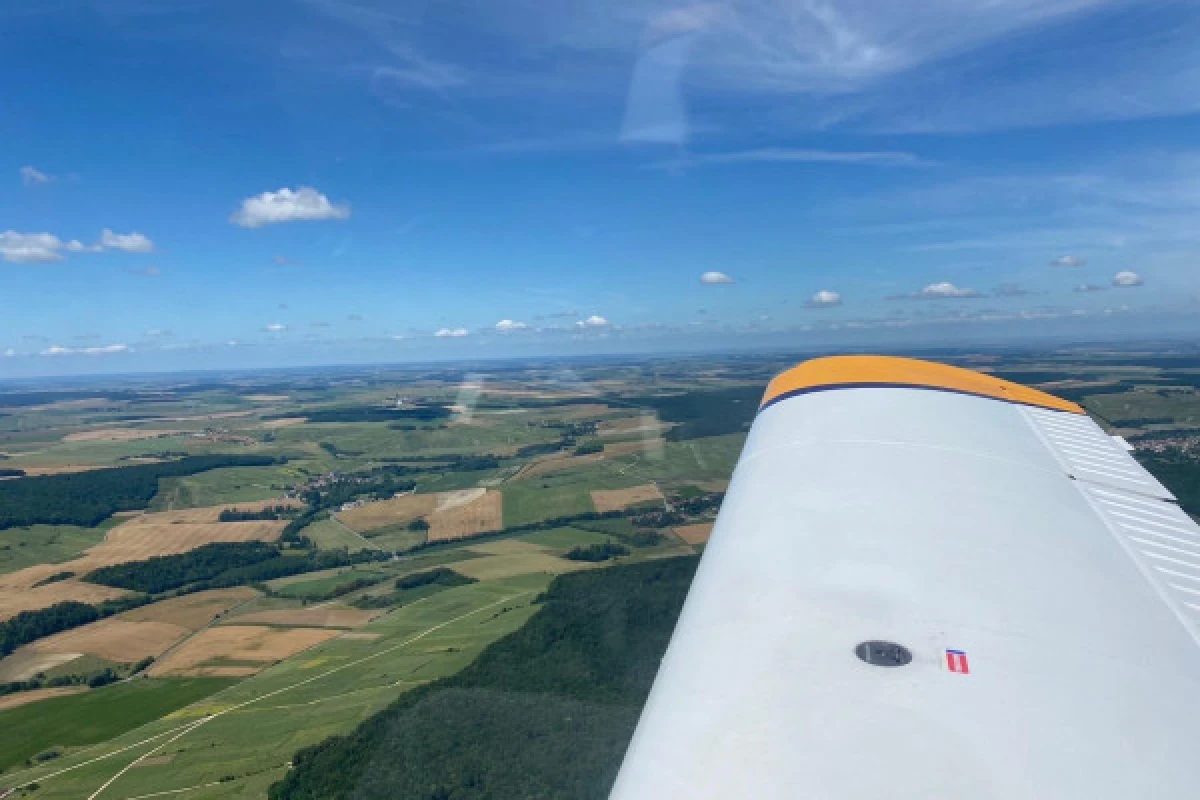 Flight over the vineyards and tasting / day - Exploregion