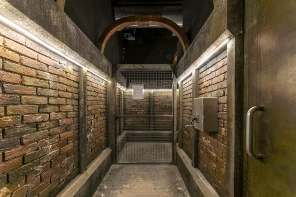 The Batcave: Secret Missions at Batman Escape Paris - Exploregion