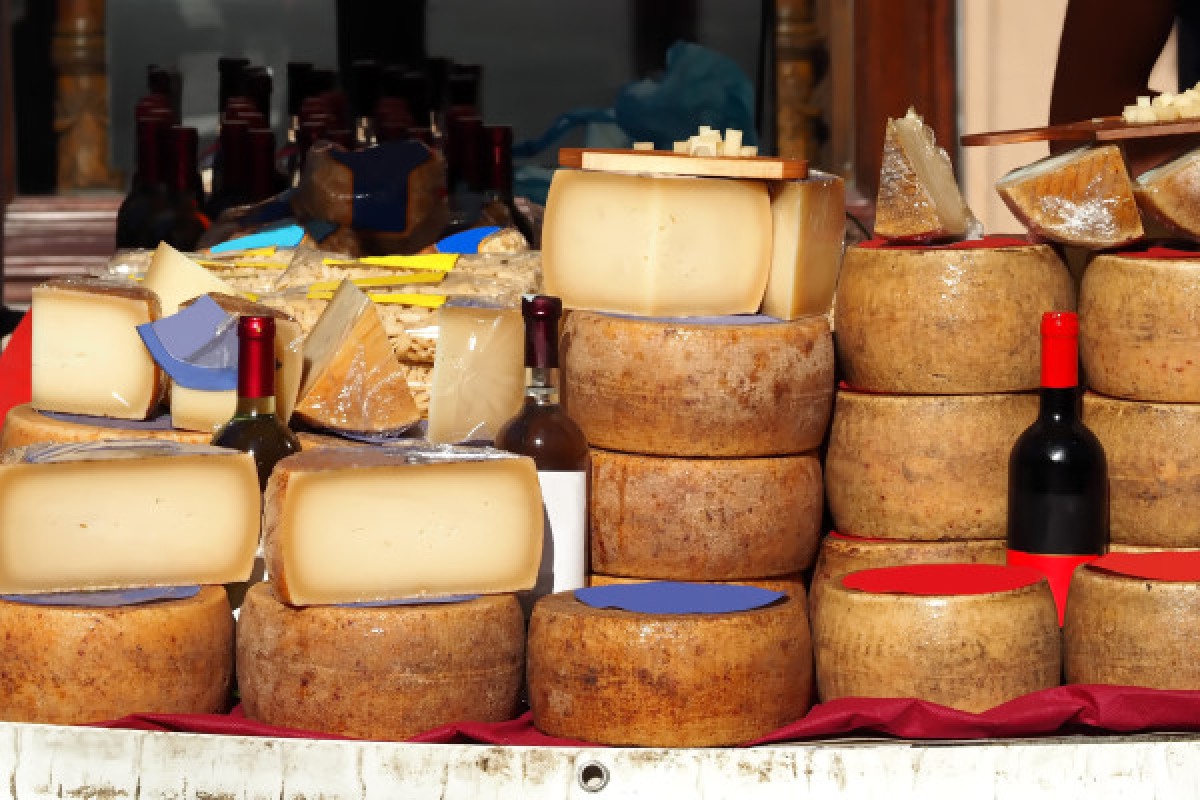 Cagliari Traditional Food Tour - Exploregion