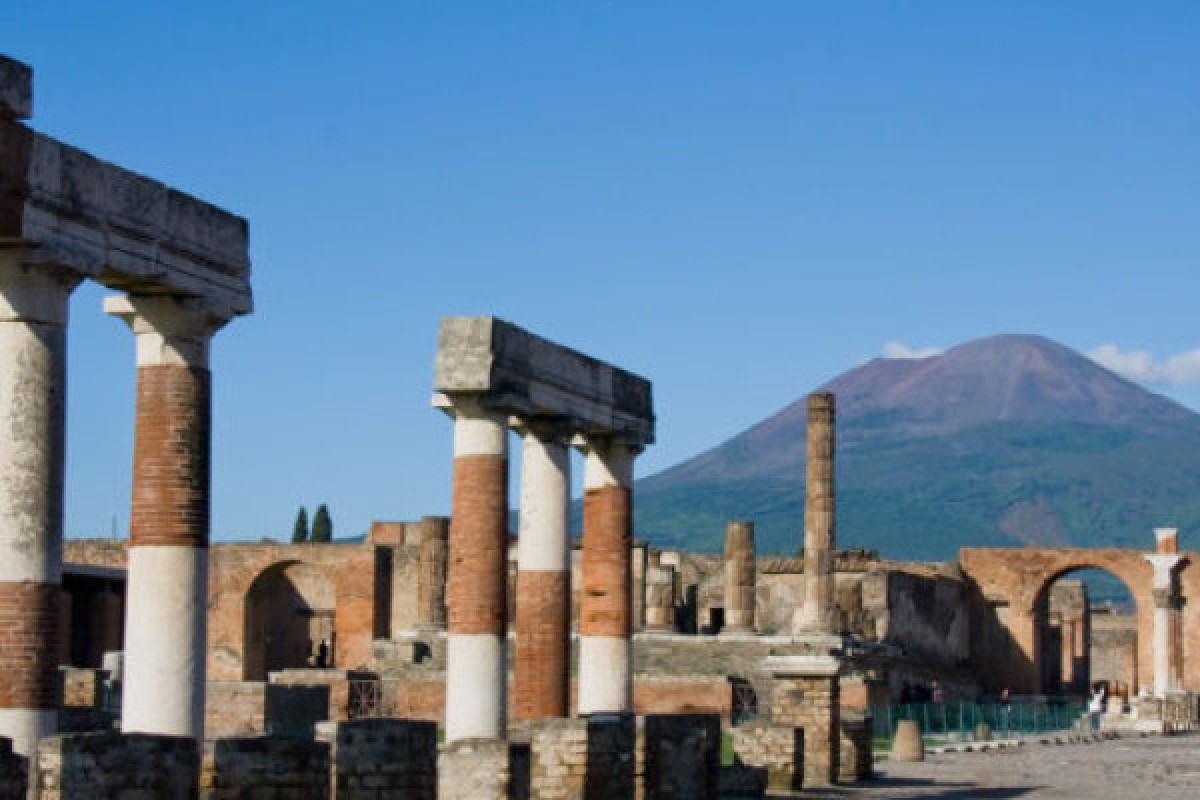 Tour Naples and Pompeii from Naples - Group Tour - Exploregion