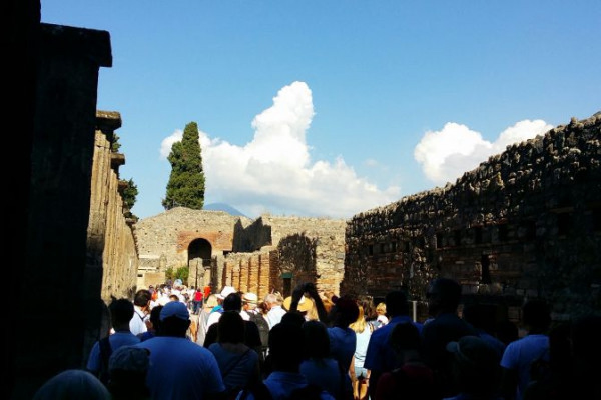Tour Naples, Pompeii, Sorrento from Naples - Group Tour - Exploregion