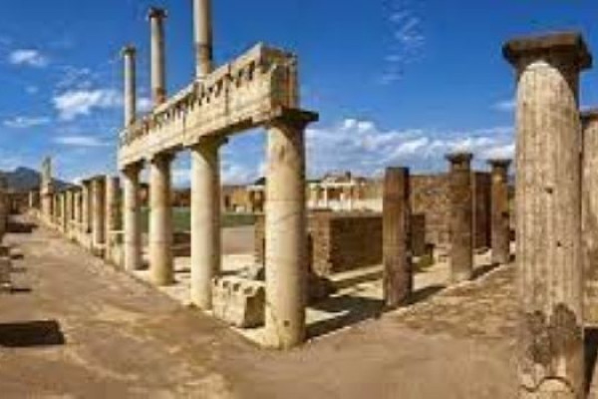 Tour Pompeii and Vesuvius from Naples - Group Tour - Exploregion