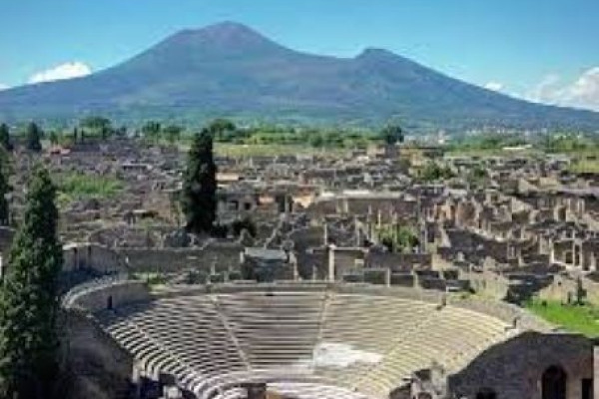 Tour Pompeii and Vesuvius from Sorrento  - Group Tour - Exploregion