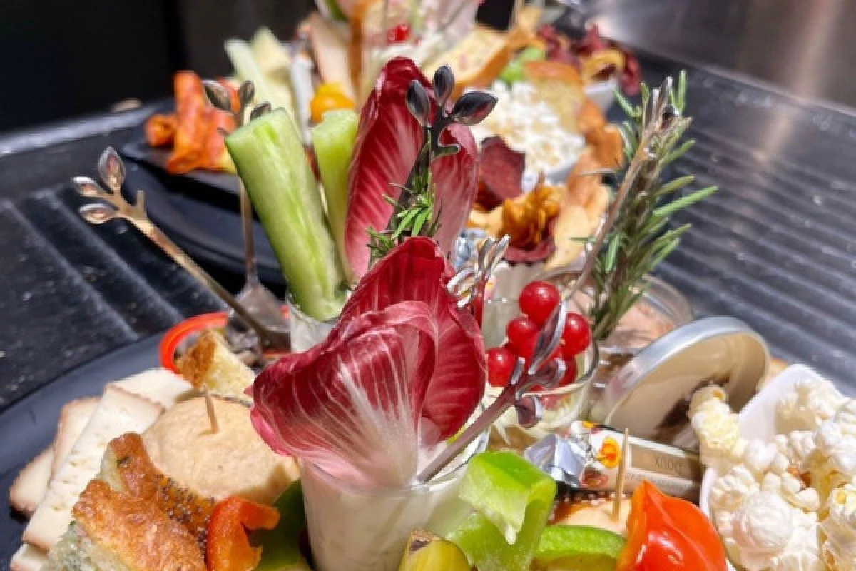 Immersive cellar tour, tasting and board meal - Exploregion Immersive cellar tour, tasting and board meal - Exploregion