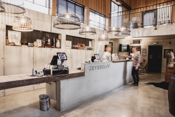 Immersive cellar tour, tasting and board meal - Exploregion