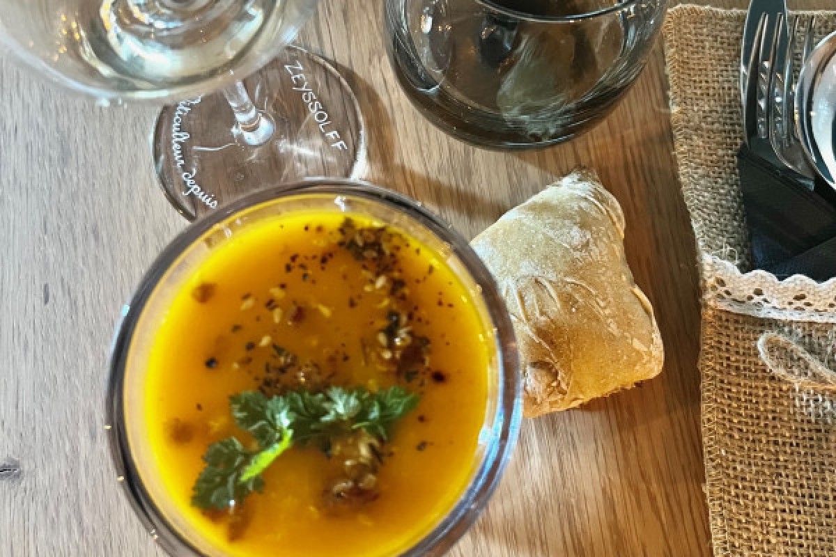 Besichtigung, Verkostung und Weihnachtsessen - Exploregion