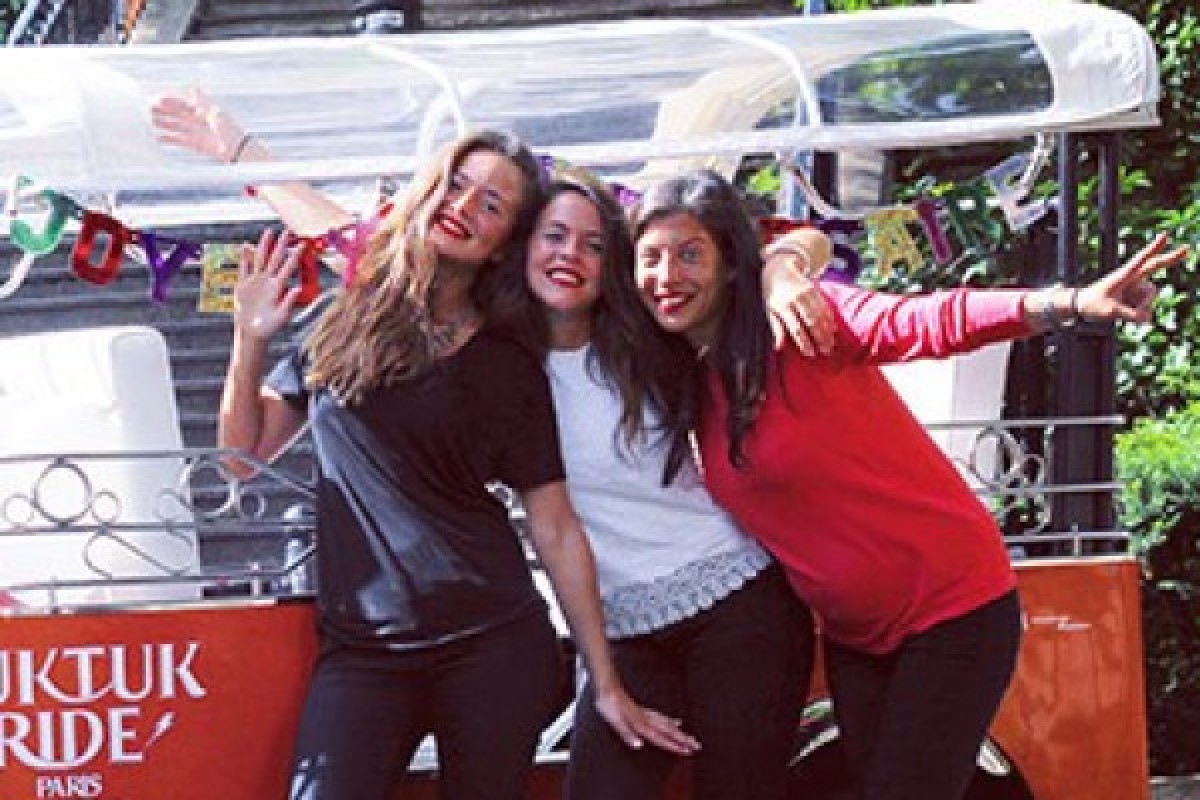 YOUR BIRTHDAY BY TUKTUK! (1h) - Exploregion